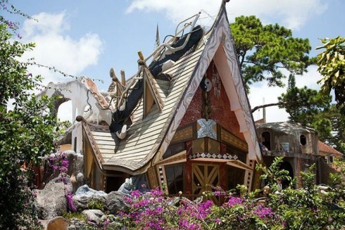 Crazy house, interesting attraction in Da Lat – Travel information for